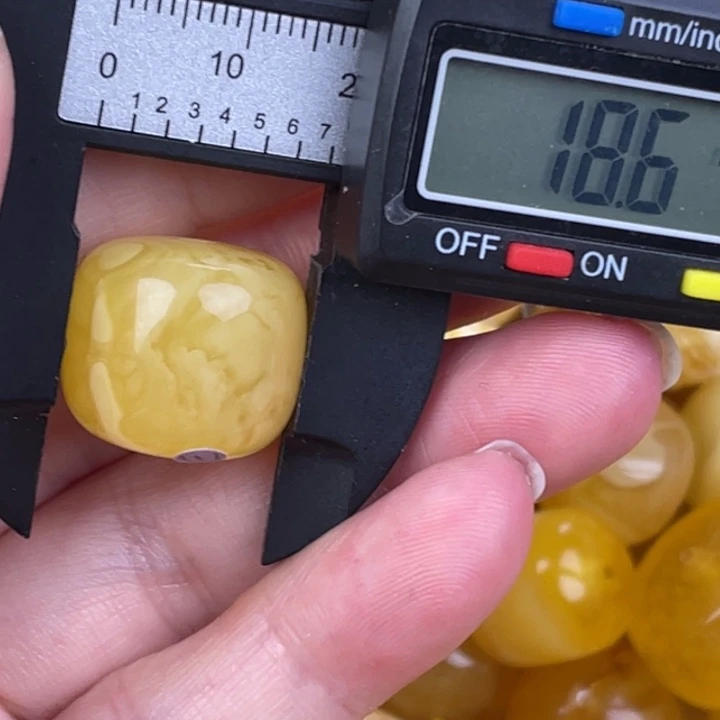 蜜蜡未镶嵌裸石503