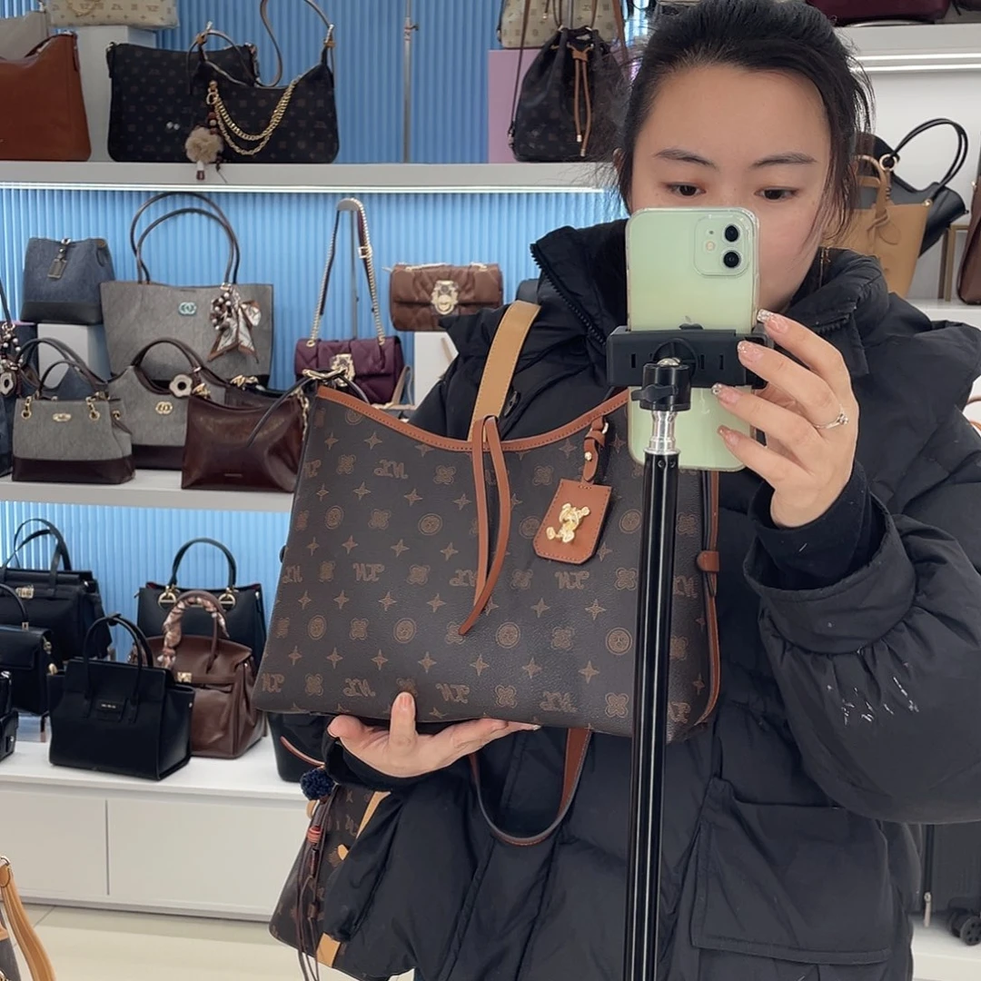 牦牛剖层皮革啄木鸟品牌产品品质好