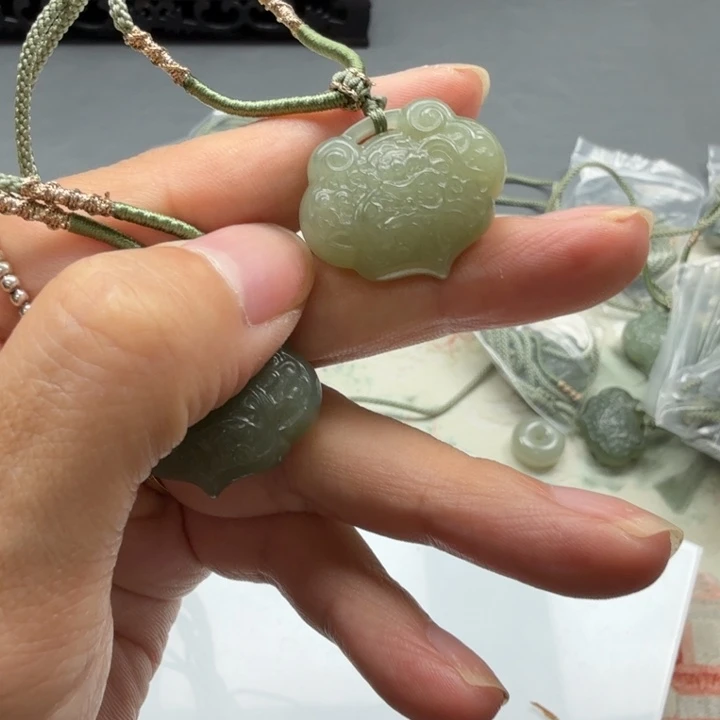 和田玉未镶嵌颈饰001