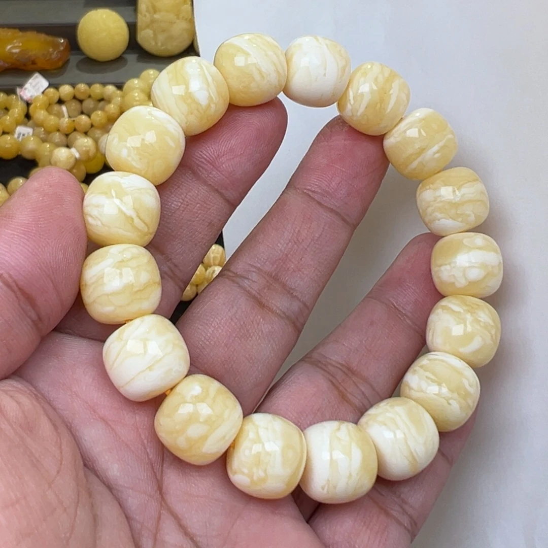 蜜蜡未镶嵌裸石14加29.72克