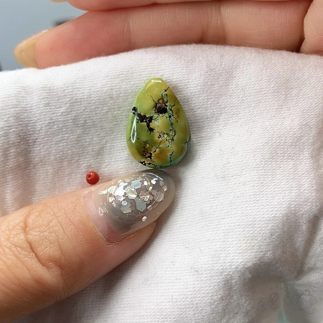 南红玛瑙未镶嵌珠宝奇石