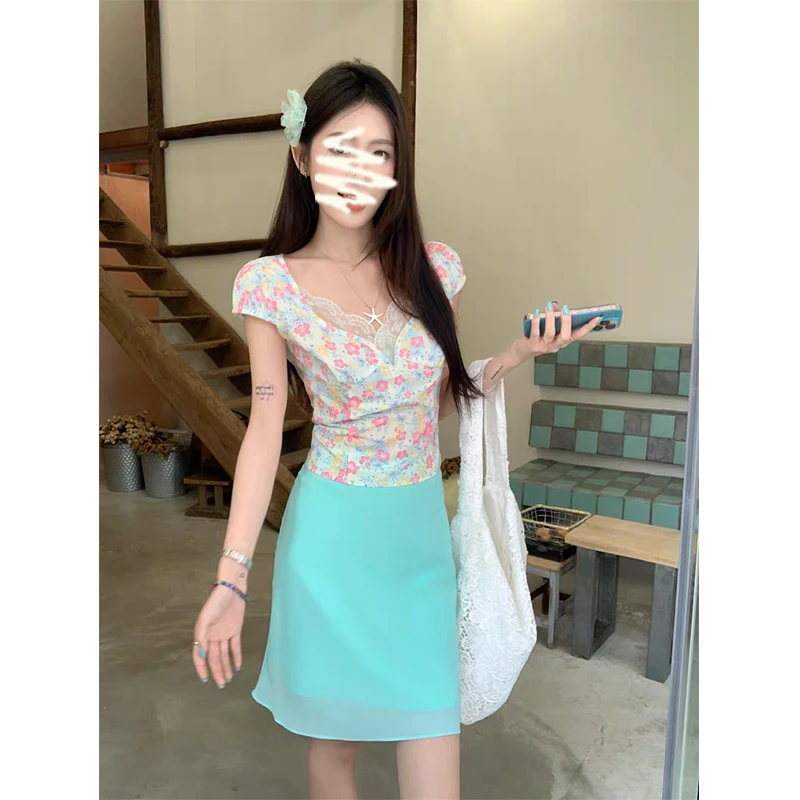 2025夏季新款韩系穿搭修身碎花蕾丝V领上衣气质高腰显瘦A字半身裙