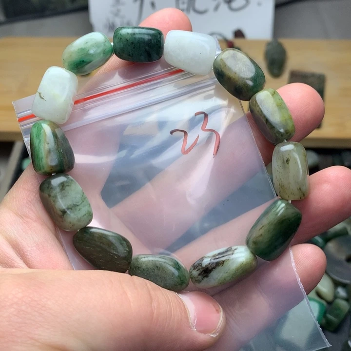 独山玉未镶嵌珠宝半成品