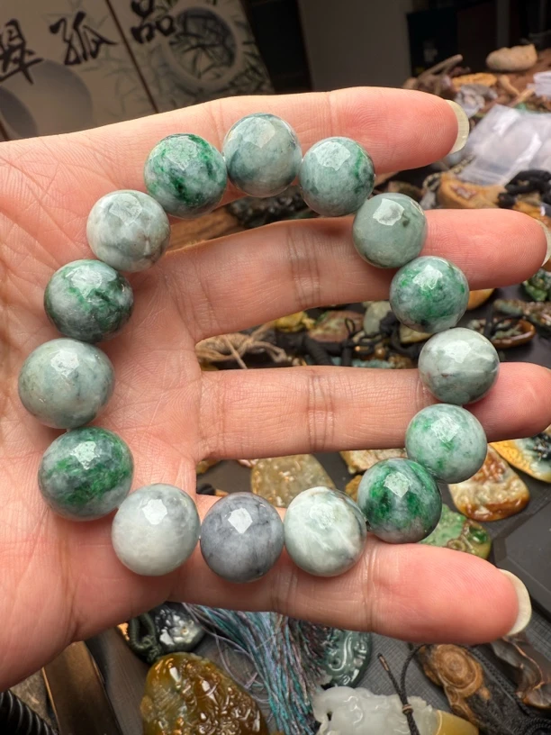 特色孤品翡翠手串