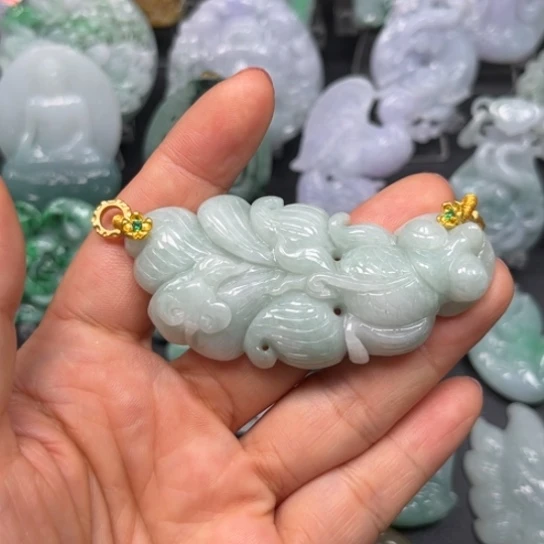 翡翠未镶嵌颈饰翡翠