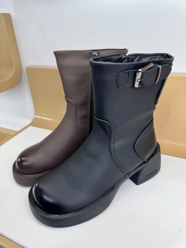 8802 时尚百搭短靴女秋冬新款复古骑士靴厚底粗跟马丁靴