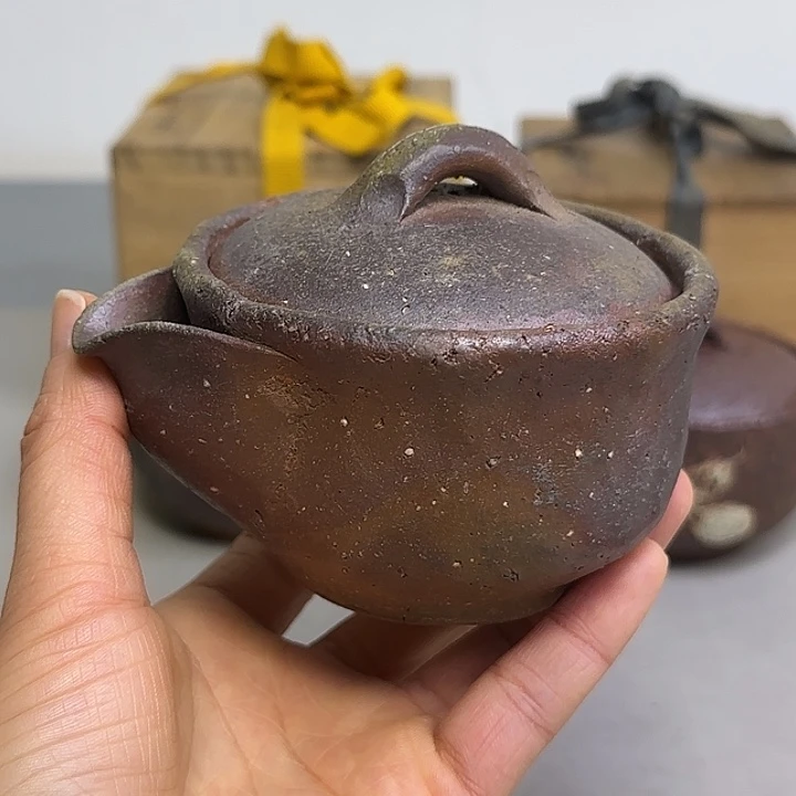 备前烧作品备前烧作品正作底部有烧窑裂不透