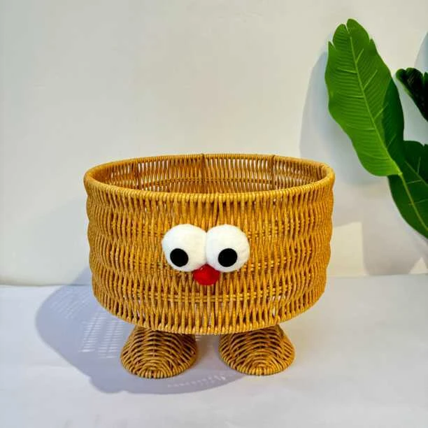 A6创意小黄人造型圆形桌面收纳筐纯手工编织