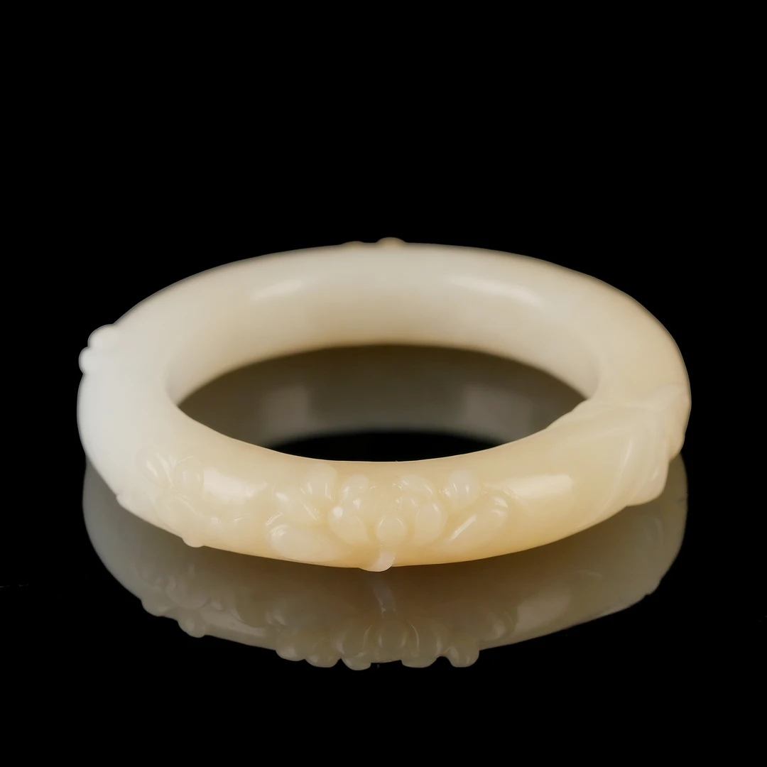 典藏级 和田玉新疆且末糖白雕花手镯 54圈口 H111101