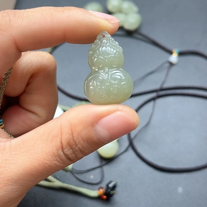 【闪购商品】颈饰未镶嵌和田玉