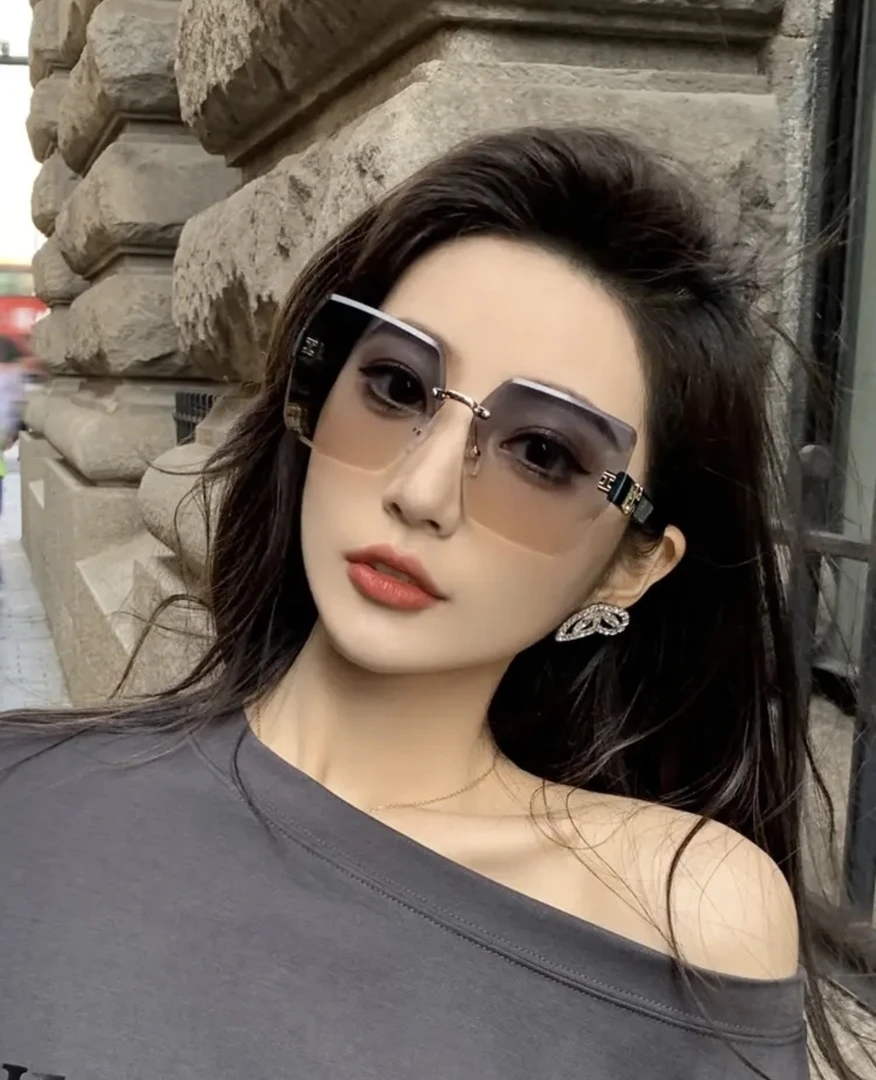 2025新款百搭眼镜女遮阳显瘦无框太阳镜防紫外线墨镜自带妆容滤镜