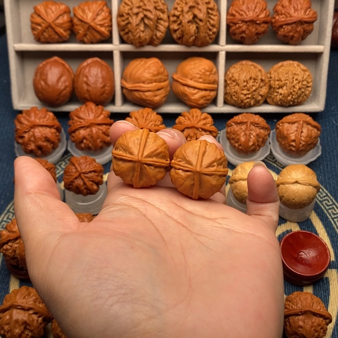 *****文玩核桃把件四棱