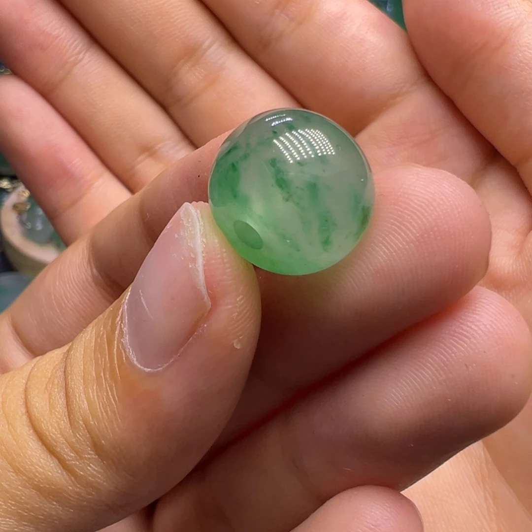 石英质玉未镶嵌颈饰