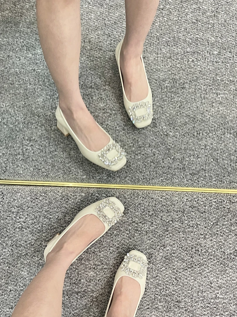 2025春秋款粗跟4.5CM法式时尚百搭浅口软底单鞋女