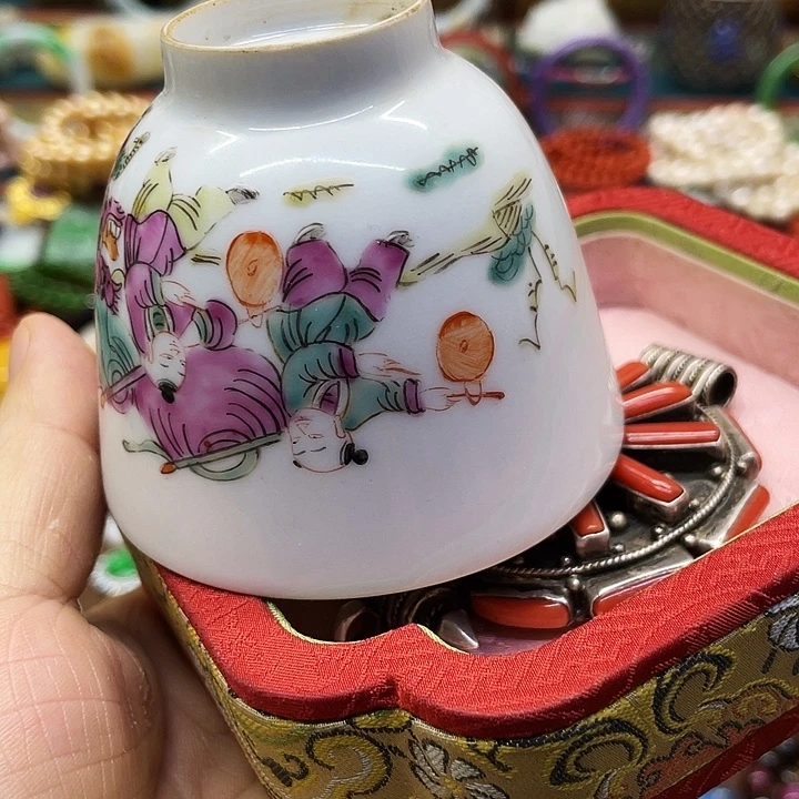 乔***爷青花彩绘小主人杯子