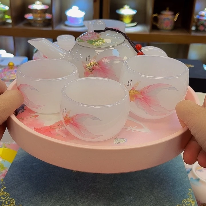 段泥茶杯吧啦吧啦的说我是