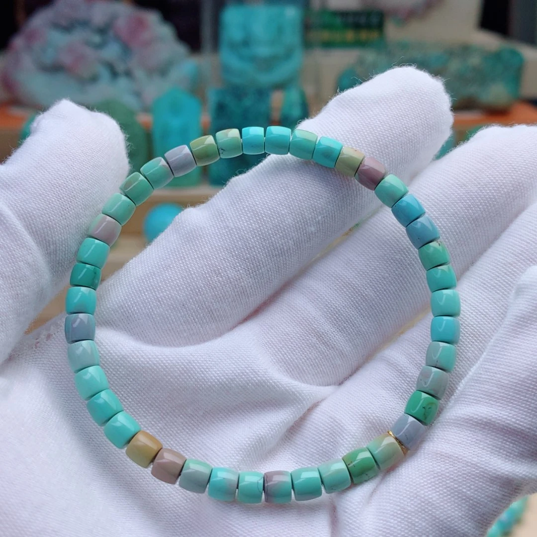 绿松石颈饰未镶嵌