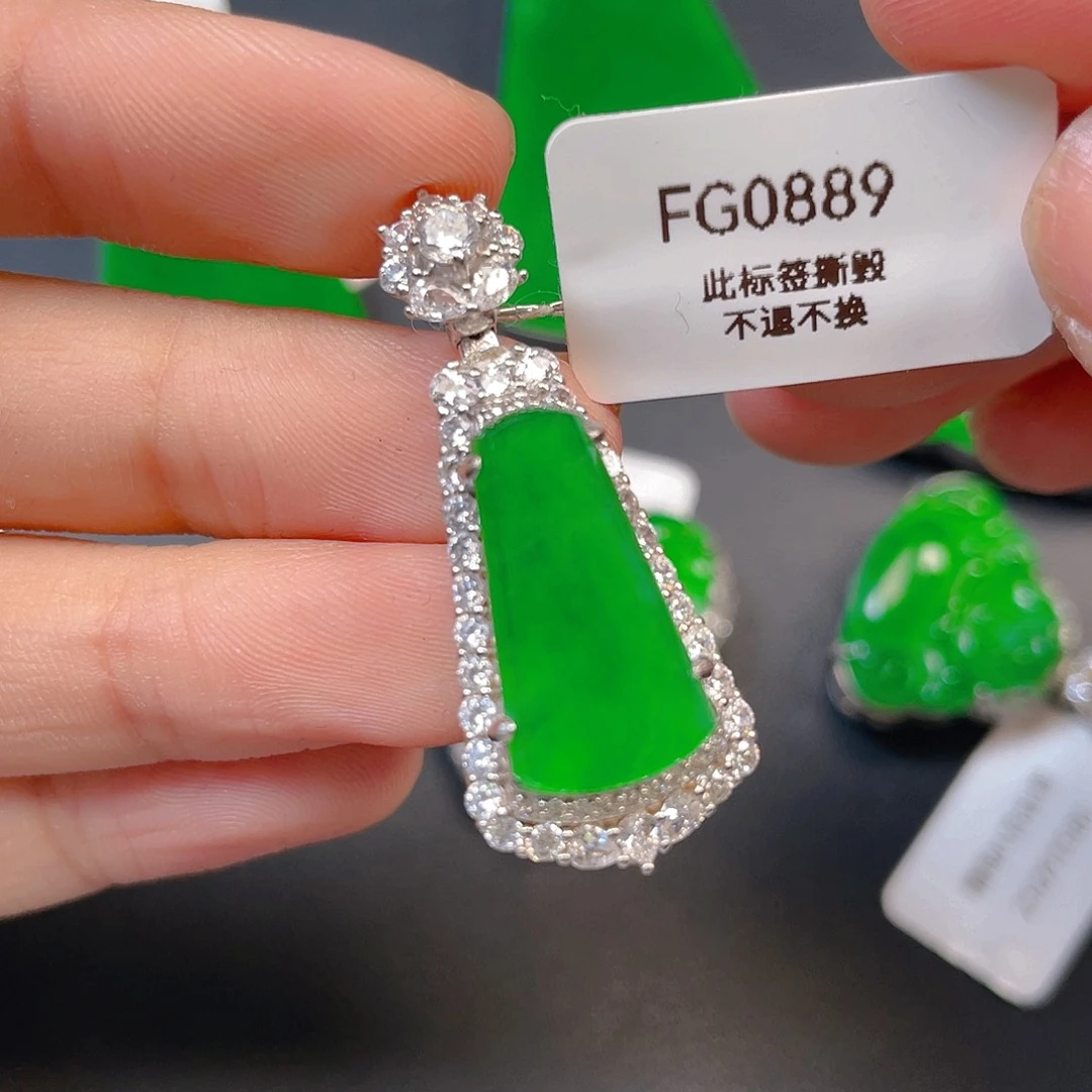 【闪购商品】颈饰银S925镶嵌翡翠翡翠