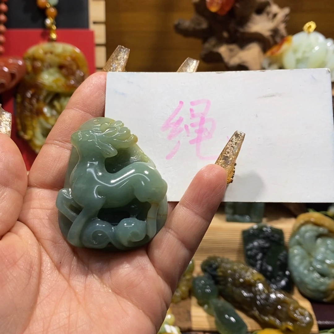 蛇纹石玉颈饰未镶嵌?****a