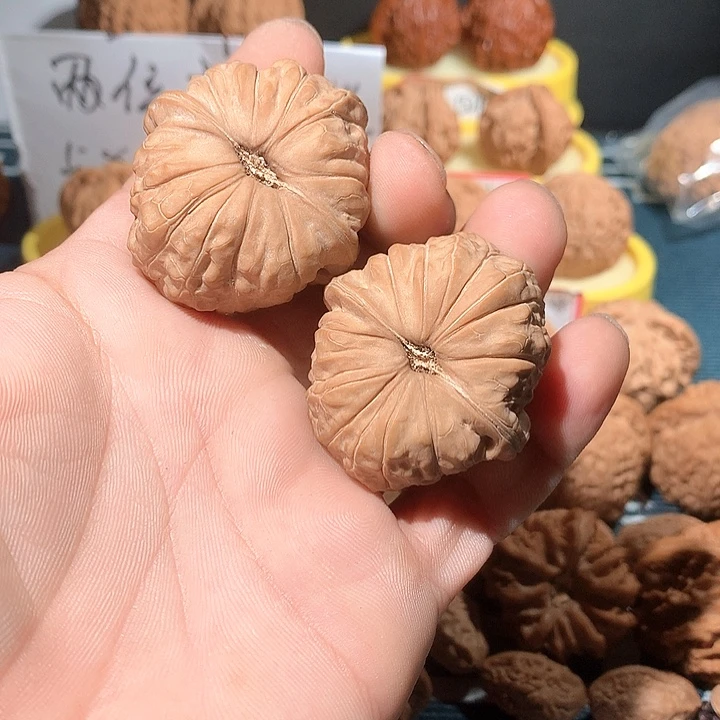 小***鸭文玩核桃把件42南瓜