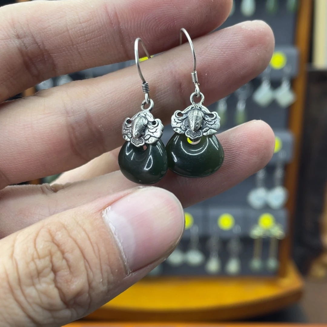 和田玉未镶嵌耳饰