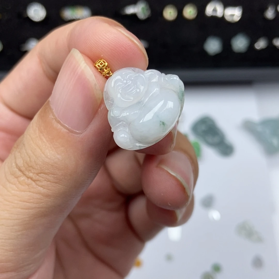 颈饰18K金镶嵌翡翠