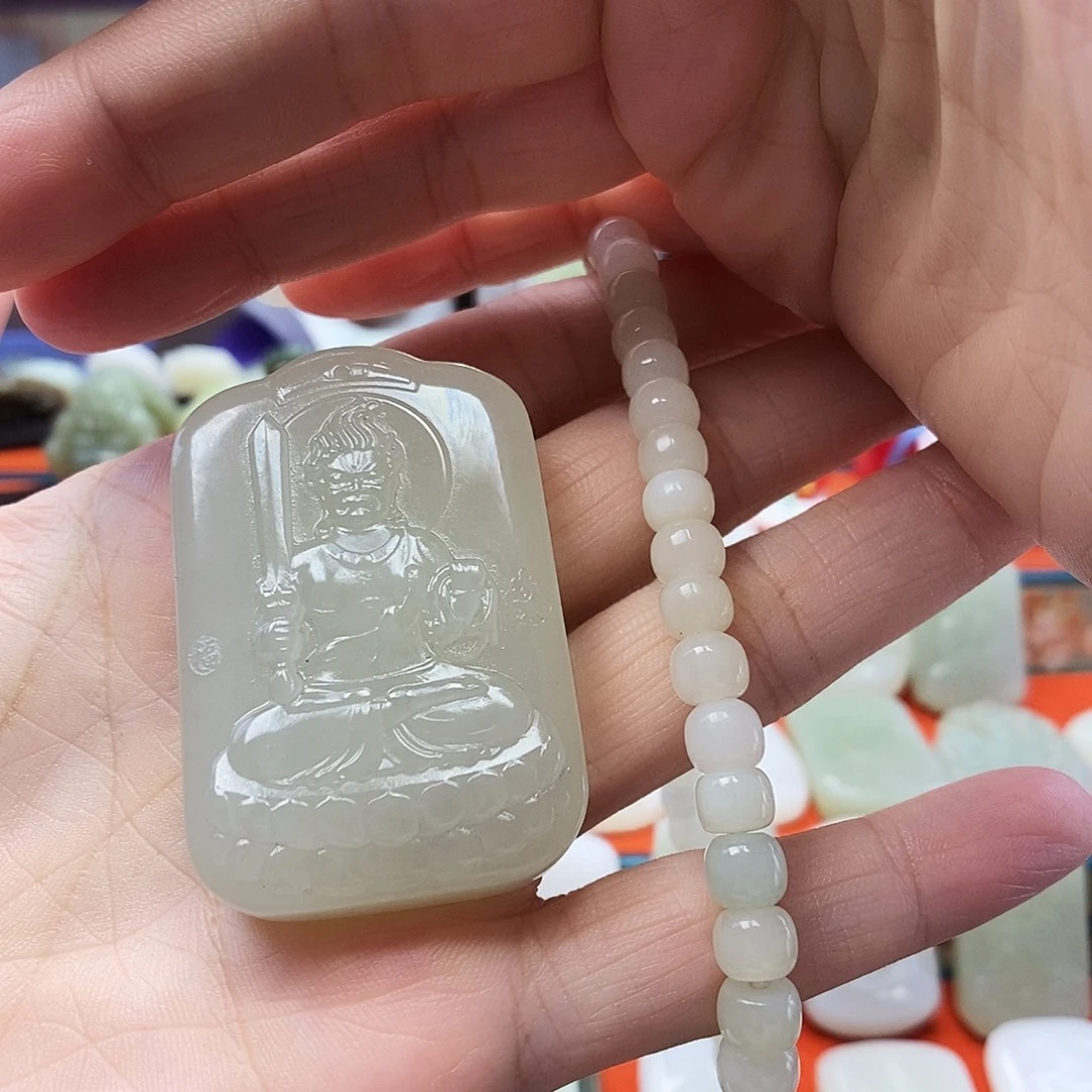 M***y和田玉未镶嵌颈饰