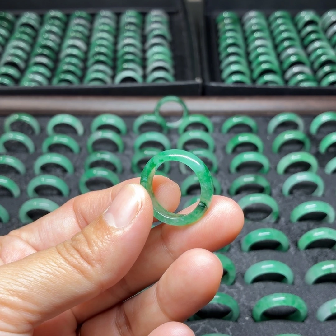 石英质玉未镶嵌15号戒指有瑕