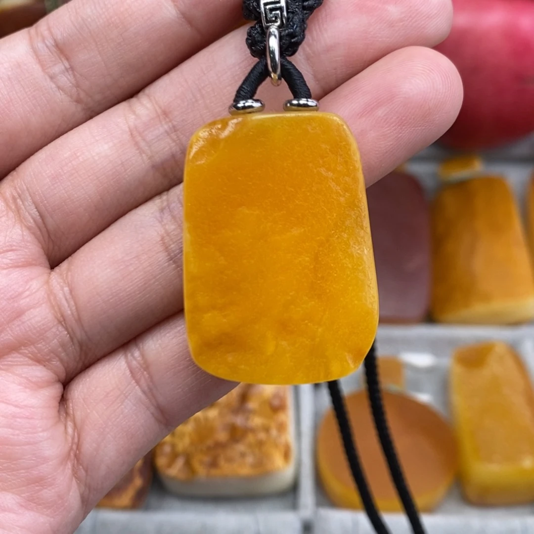 琥珀吊坠(赠链)未镶嵌