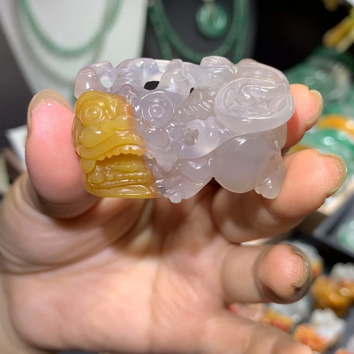 【闪购商品】颈饰未镶嵌石英质玉