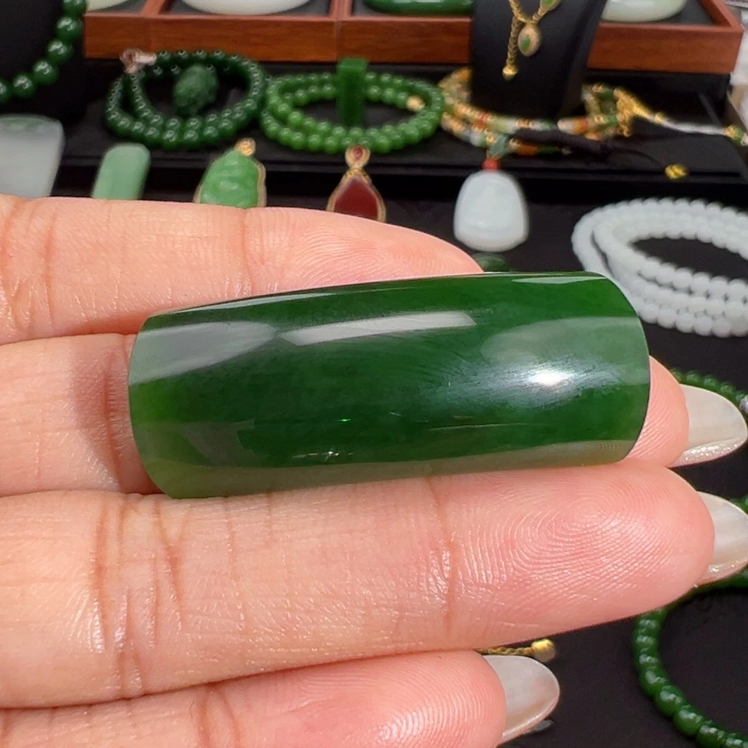 和田玉未镶嵌颈饰俄七菠菜绿老料裸面