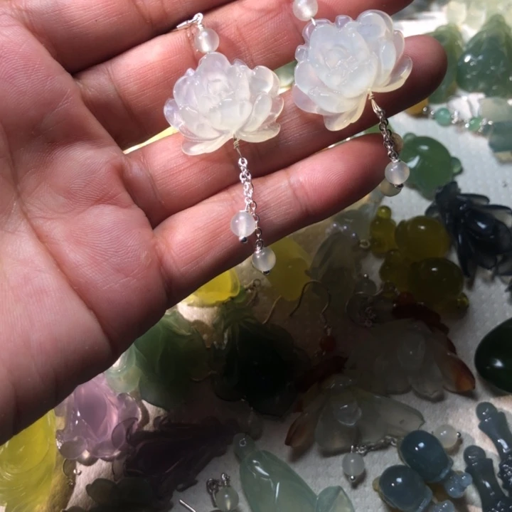 蛇纹石玉未镶嵌耳坠