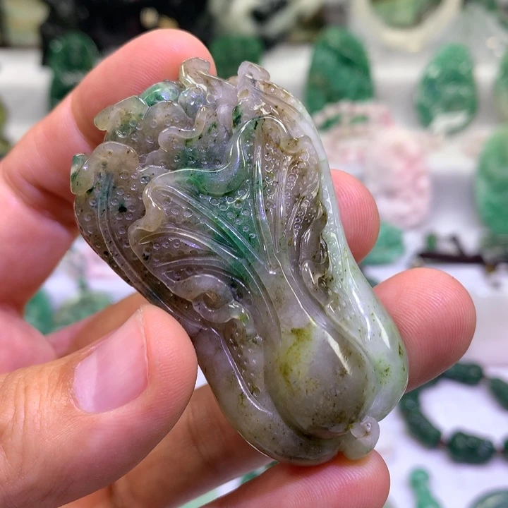 独山玉未镶嵌颈饰