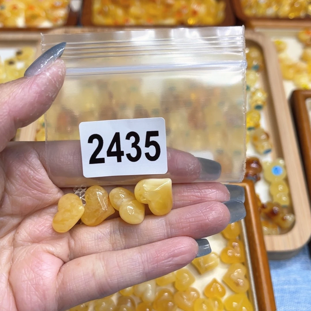 琥珀颈饰未镶嵌蜜蜡