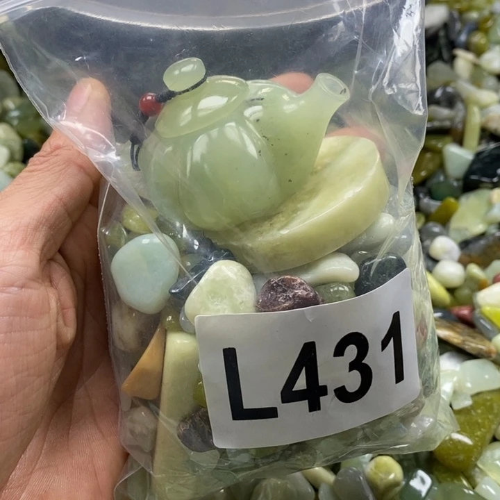 蛇纹石玉鱼缸石未镶嵌