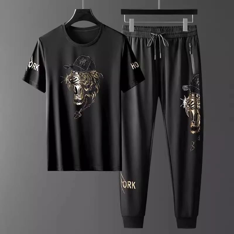 路约威格男夏季新款套装休闲运动韩版老虎烫钻刺绣帅气搭配两件套