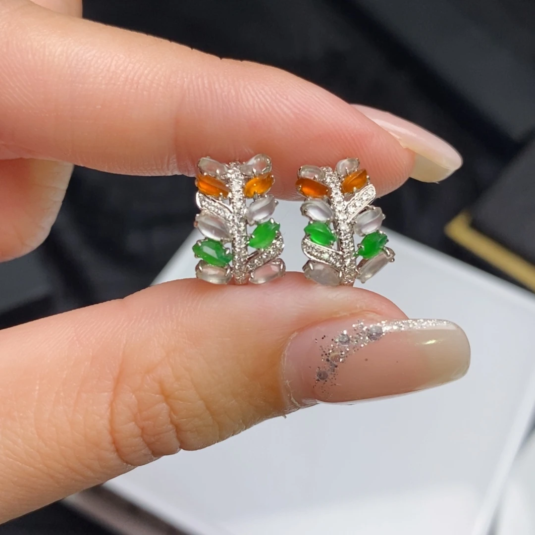 18K金镶嵌翡翠耳饰随形麦穗