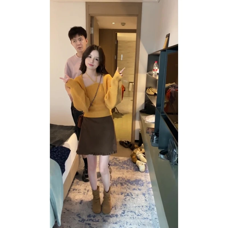 韩系慵懒风小众设计感针织吊带开衫女两件套复古a字裙咖色短裙