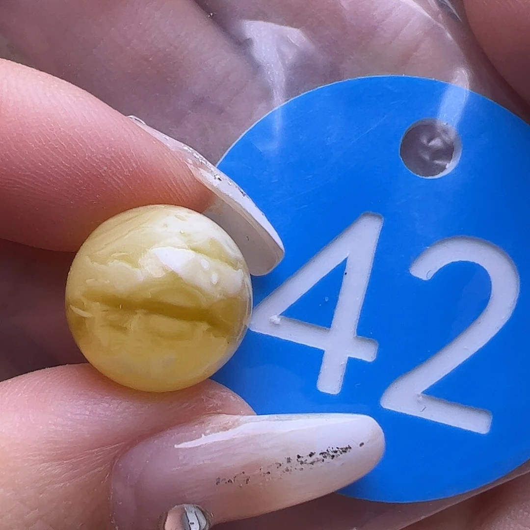 未镶嵌蜜蜡裸石微花粉13mm金瓷白妖花 圆珠
