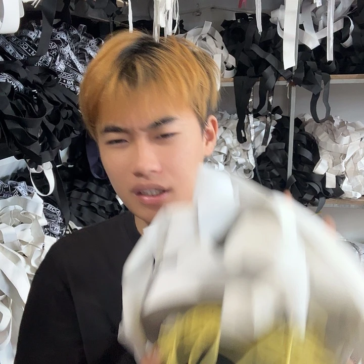 一老大去拍松紧带