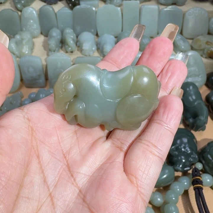 和田玉未镶嵌挂件