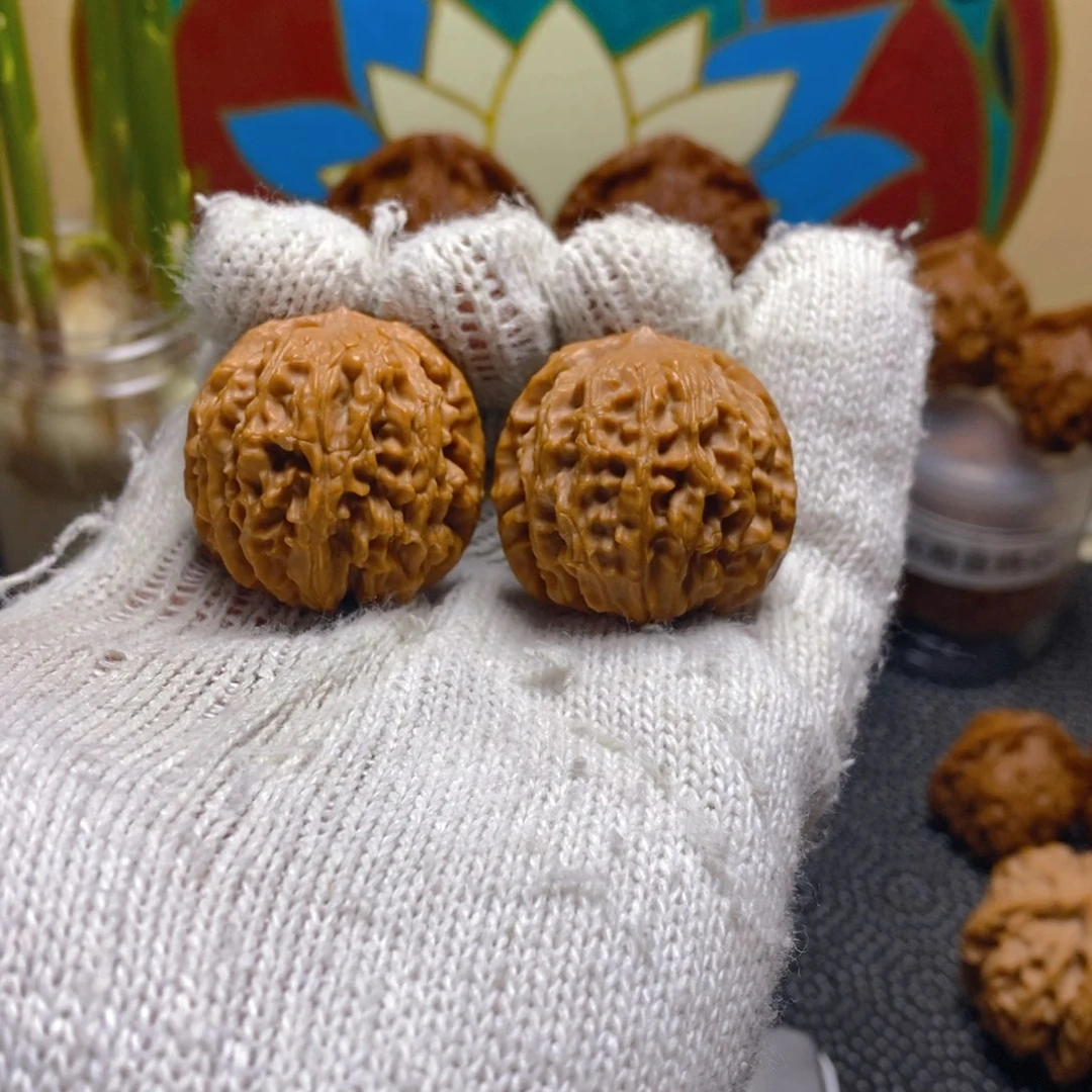 核桃龙眼手捻33尺文玩核桃