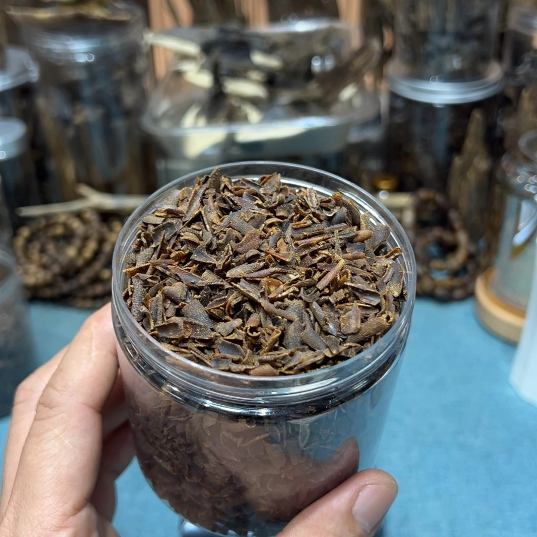 凌***生沉香沉香碎屑白奇淳化老料切片105克