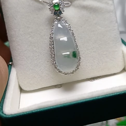 翡翠银S925镶嵌吊坠(赠链)豆角