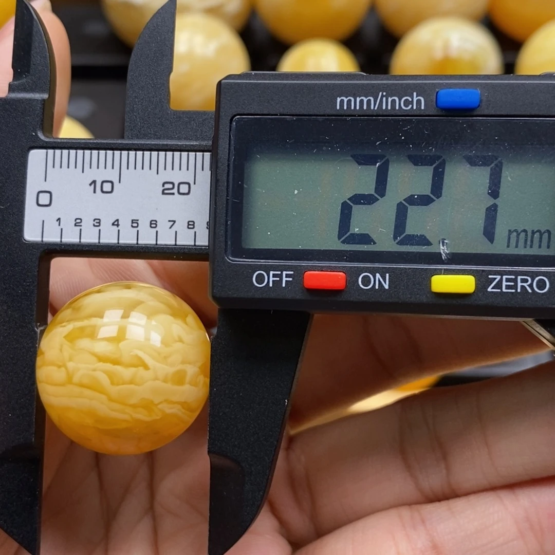 蜜蜡未镶嵌珠宝奇石