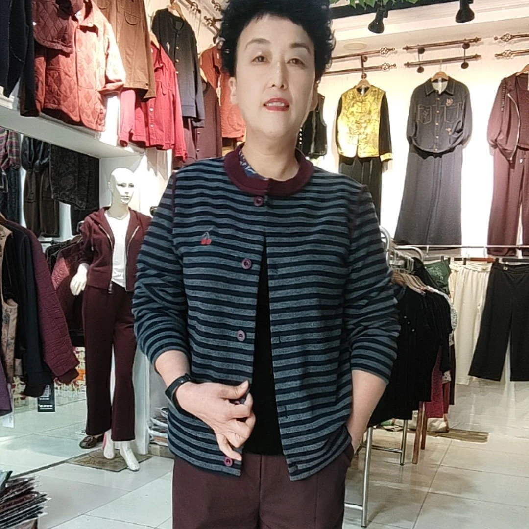 秋季时尚减龄款短外套