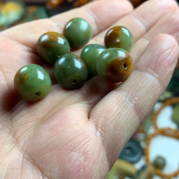 岫岩河磨玉（透闪石质玉）吊坠未镶嵌森**淼