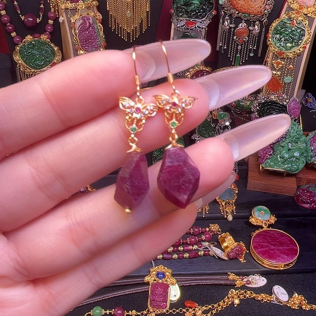 红宝石耳饰未镶嵌