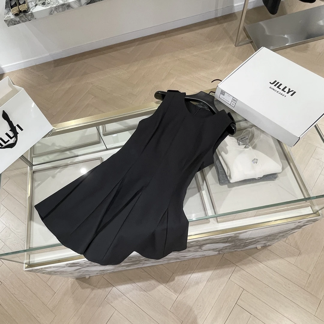 JILLYI珠海店【小蛮腰】收腰小蜜蜂刺绣连衣裙无袖气质时尚