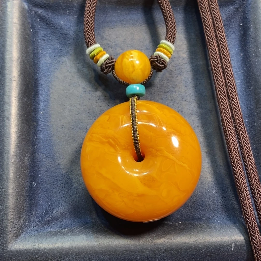 琥珀未镶嵌颈饰蜜蜡